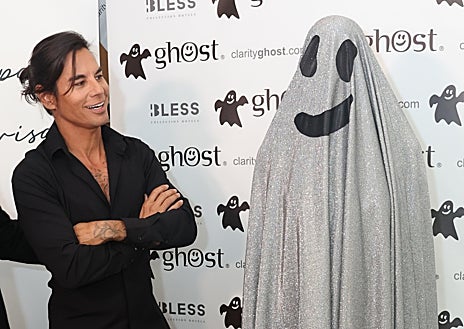 Imagen secundaria 1 - Julio Iglesias Jr presentando a su novia