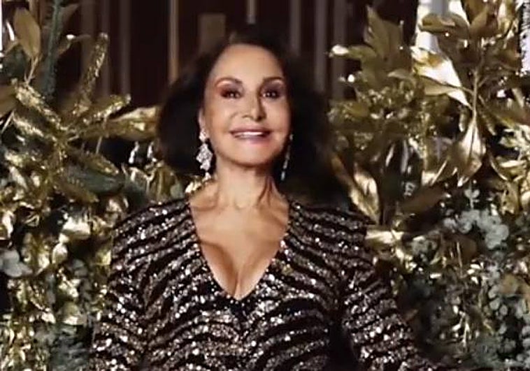 Naty Abascal protagoniza la felicitación de Navidad más comentada: vestido y escotazo