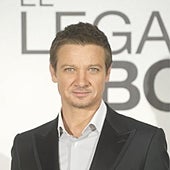 Jeremy Renner, Ojo de Halcón en Marvel, en estado «crítico pero estable» tras sufrir un accidente mientras quitaba la nieve