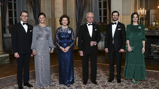 De izda a dcha; Daniel de Suecia y su esposa Victoria, los Reyes Silvia y Gustavo y el Príncipe Carlos Felipe y su esposa