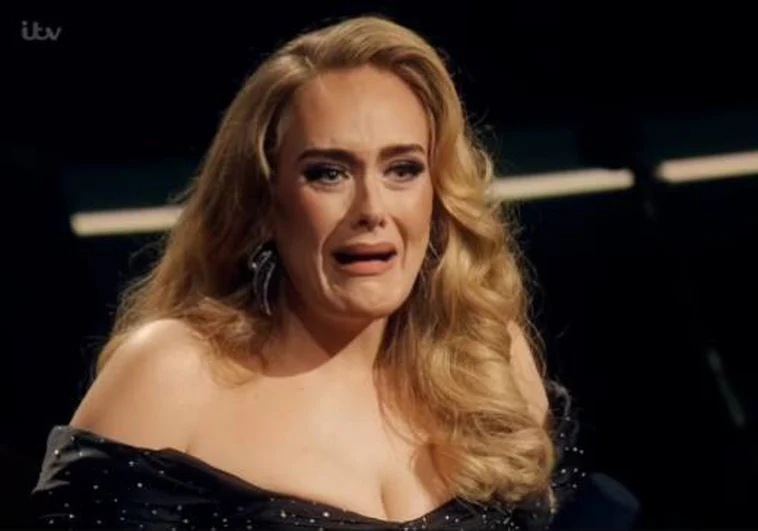 Adele, rompe a llorar en pleno concierto con la tierna historia de uno de sus fans