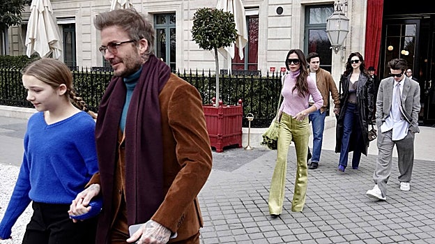La familia Beckham al completo incluida Nicola saliendo a comer juntos por París