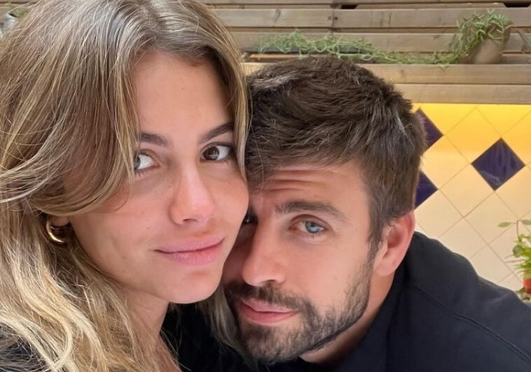 Gerard Piqué y Clara Chía, más unidos que nunca, acuden a una cita igual vestidos