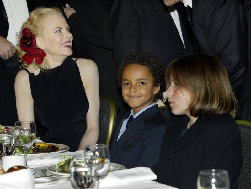 La actriz Nicole Kidman, en la imagen en 2013 con dos de sus cuatro hijos, lo ha pasado muy mal con la maternidad. Ella reconoció haber sufrido varios abortos por eso optó por la gestación subrogada para el nacimiento de uno de ellos: Faith Margaret, que nació en 2010.
