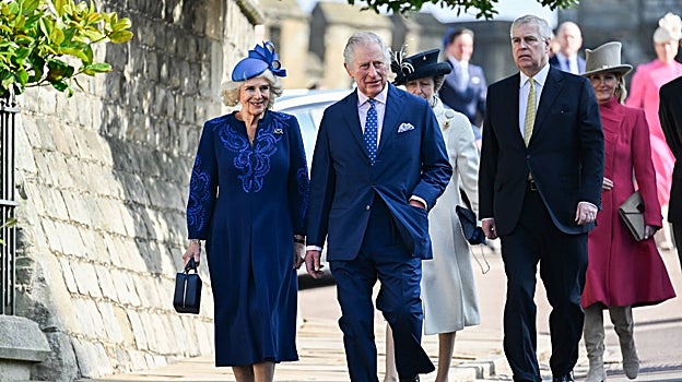 arlos y Camila seguidos del Príncipe Andrés y la Princesa Ana