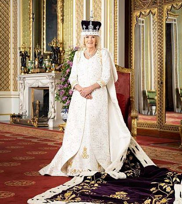 Los retratos oficiales de la coronación de los Reyes Carlos y Camilla