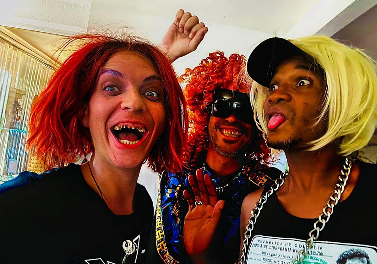 Camilo Blanes con sus amigos