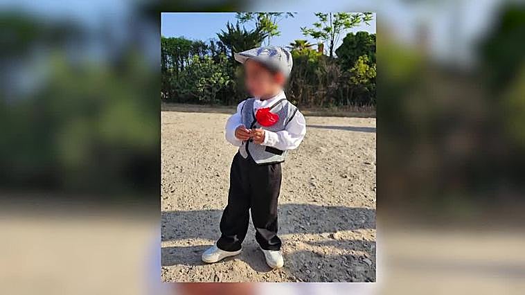 Paula Echevarría enamora a sus seguidores con una foto de su hijo vestido de chulapo