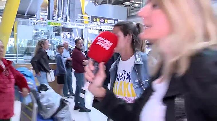 Laura Matamoros regresa de Ibiza y habla si habrá reconciliación entre su padre y su hermana Anita