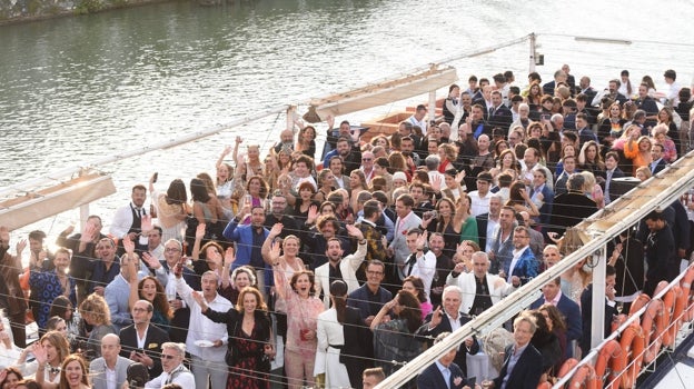 l barco en el que se celebró la preboda de Joaquín y Raúl