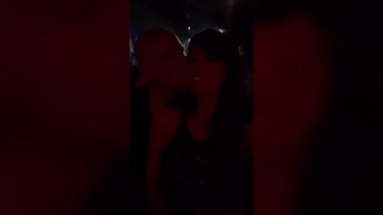 Sonia Ferrer y Sergio Fontecha presumen de su amor en un concierto