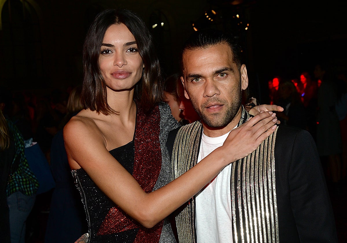 Joana Sanz y Dani Alves en la Paris Fashion Week de 2018