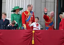 1.400 soldados, 400 músicos y a caballo: así ha sido el primer Trooping the Colour de Carlos III como monarca