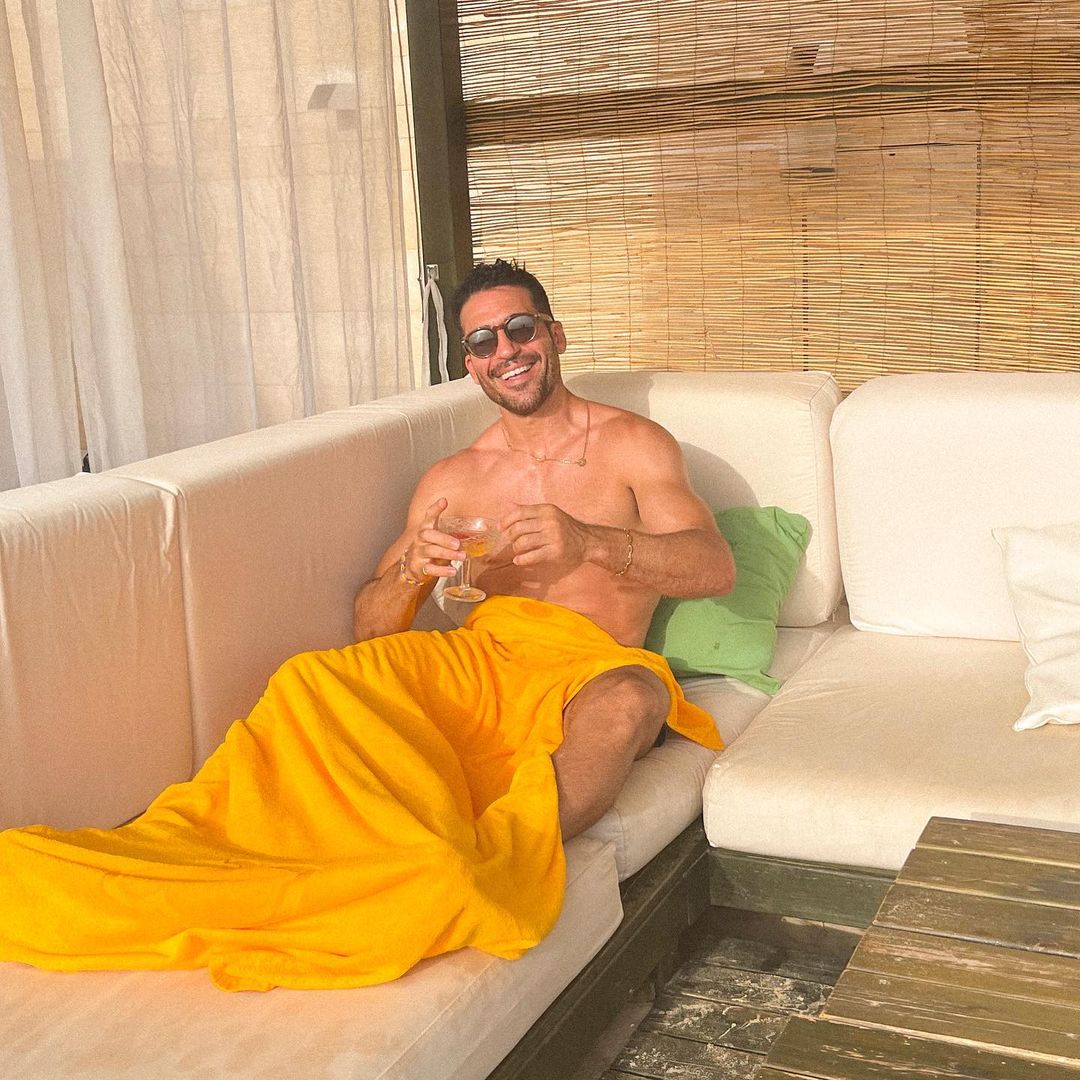 Miguel Ángel Silvestre se queda con la plata en el ranking de hombres más atractivos del verano de 'Personality Media'.