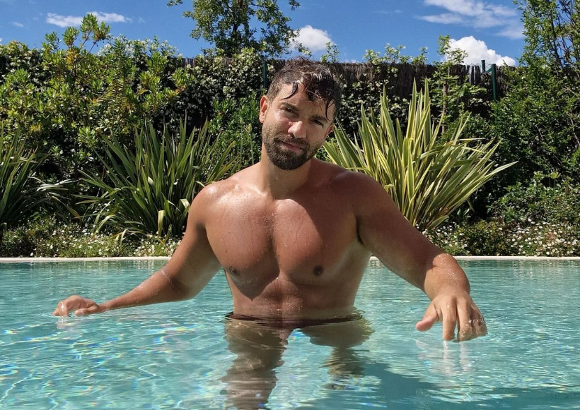 El cantante Pablo Alborán vuelve un año más al ranking de los más atractivos del verano en el 9º puesto.