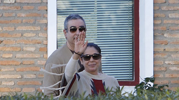 Isabel Pantoja y Agustín Pantoja en la cárcel de Alcalá de Guadaira en 2016