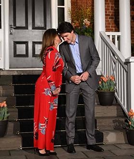 Imagen secundaria 2 - Distintos momentos de la vida en común de Justin Trudeau y Sophie, su esposa