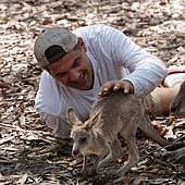 Una víbora muerde a Frank Cuesta y hace que termine en el hospital