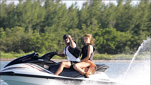 Luis Miguel y Araceli durante unas vacaciones en Miami