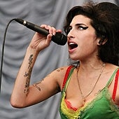 Fotos nunca vistas y notas escritas a mano: así será el nuevo libro sobre Amy Winehouse