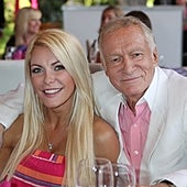 La viuda de Hugh Hefner recuerda como el fundador de 'Playboy' tomaba tanta viagra que se quedó sordo de un oído