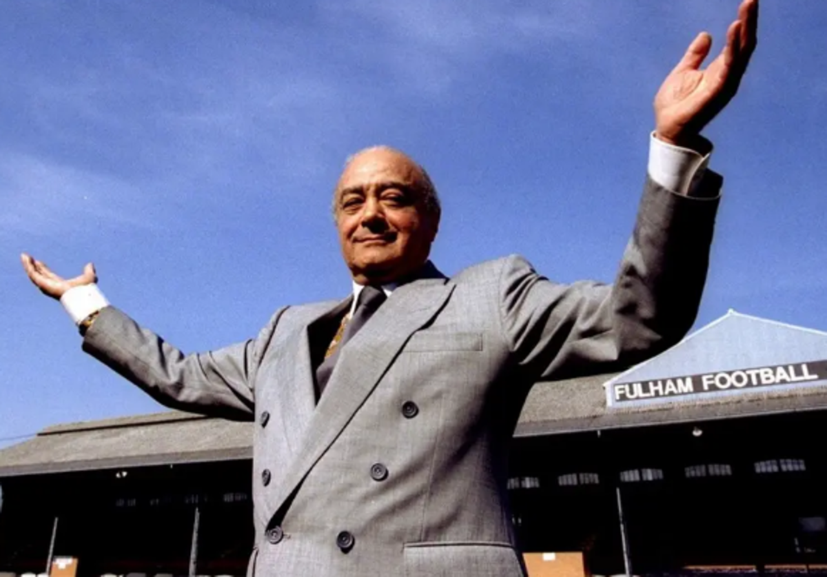 Mohamed Al-Fayed en la sede del Fulham Football Club en 1997