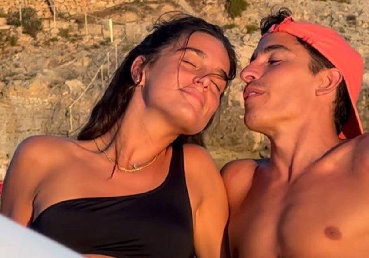 Una imagen de Marc Márquez y Gemma Pino el pasado verano