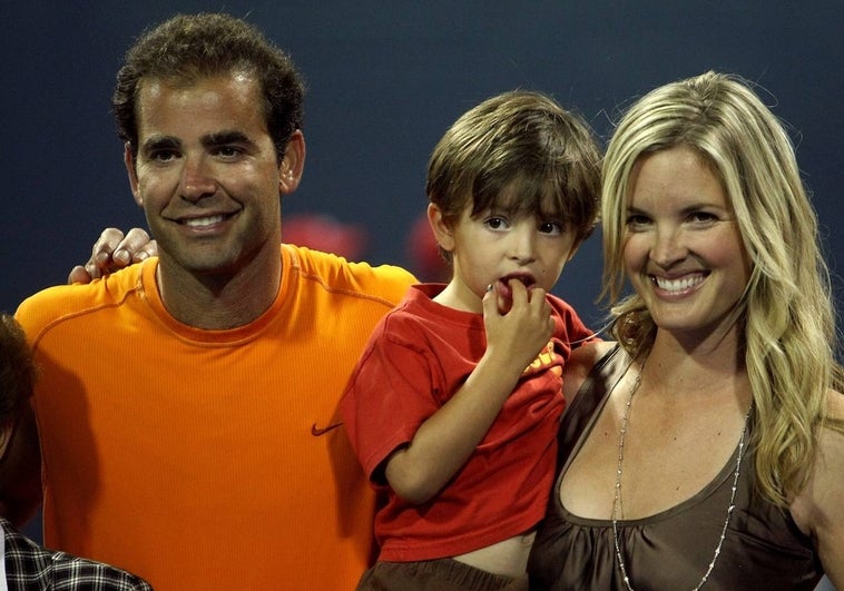 Pete Sampras junto a su mujer Bridgette Wilson y uno de sus hijos
