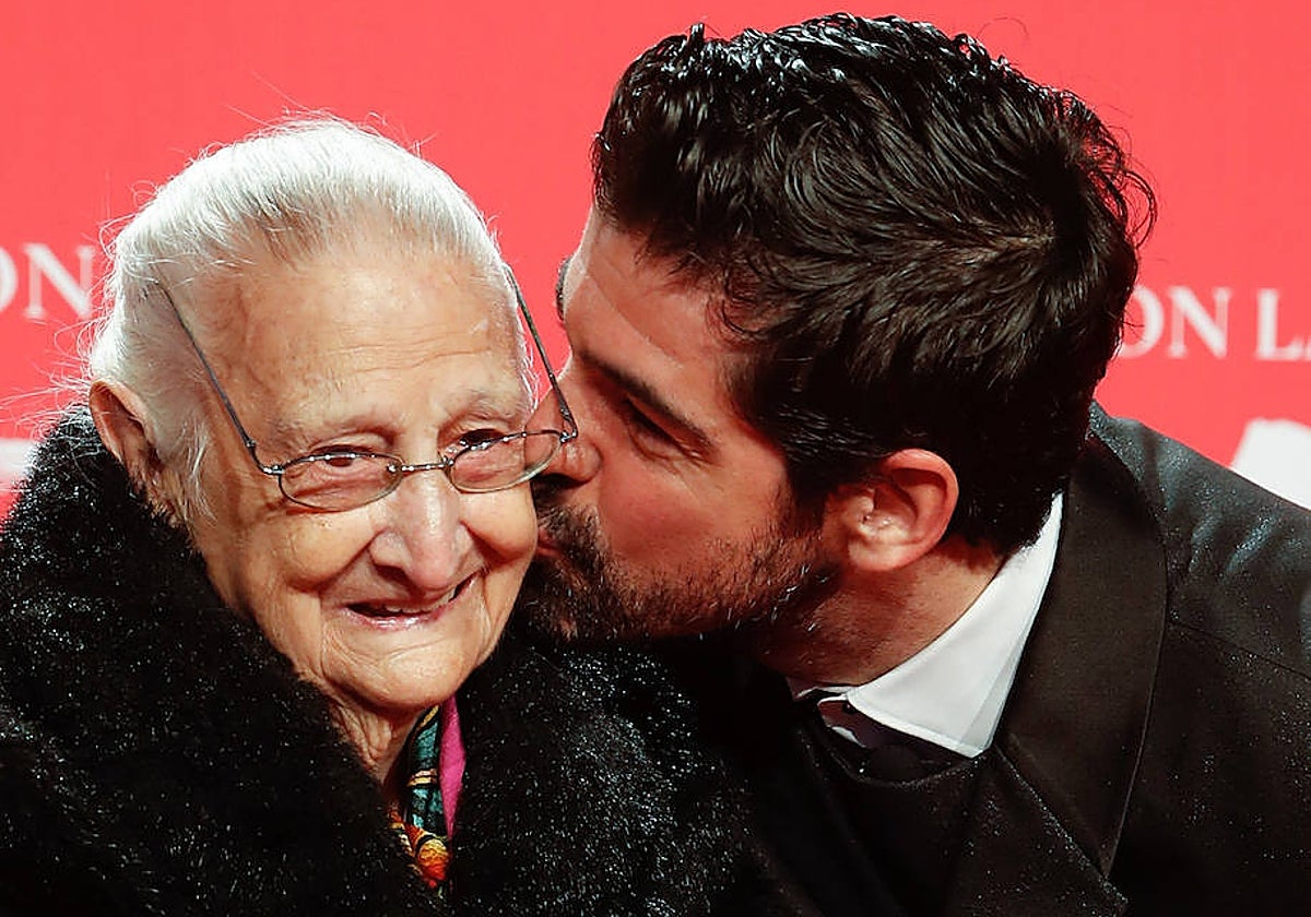 Miguel Ángel Muñoz junto a su Tata