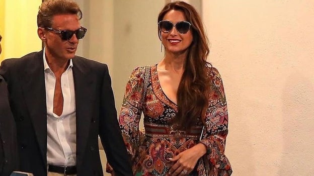 Luis Miguel y Paloma durante un romántico paseo