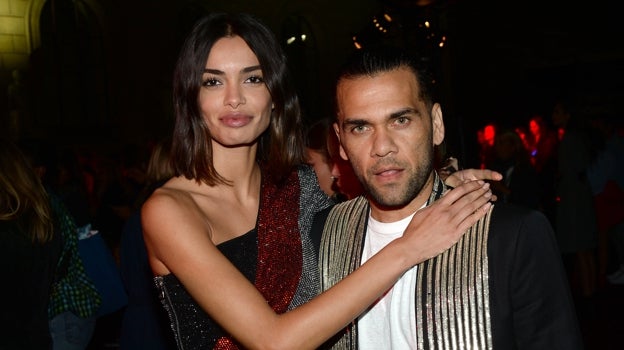 Joana Sanz y Dani Alves en la Fashion Week de Paris en 2018