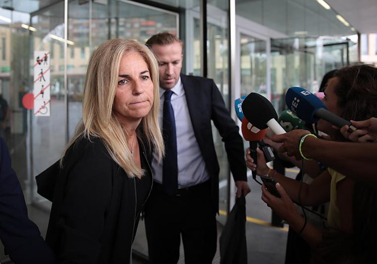 La extenista Arantxa Sánchez Vicario a su salida del último día del juicio