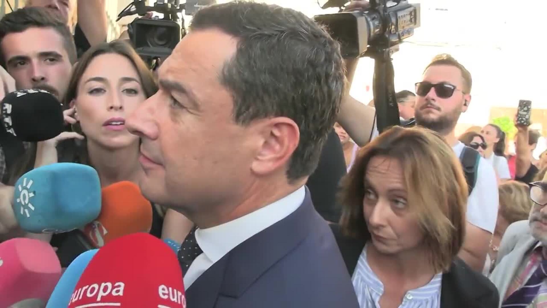 Multitud de rostros conocidos asisten a la fiesta en honor a Hillary Clinton