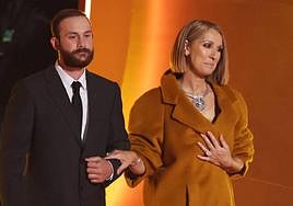 Céline Dion, del brazo de su hijo a su entrada al escenario