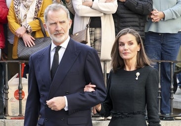 Los Reyes, Don Juan Carlos y Doña Sofía acompañan a los Gómez-Acebo en el último adiós a su hermano Fernando