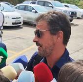 Tenso momento de Rodolfo Sancho con la prensa española a su llegada al tribunal: «No tengamos un problema»