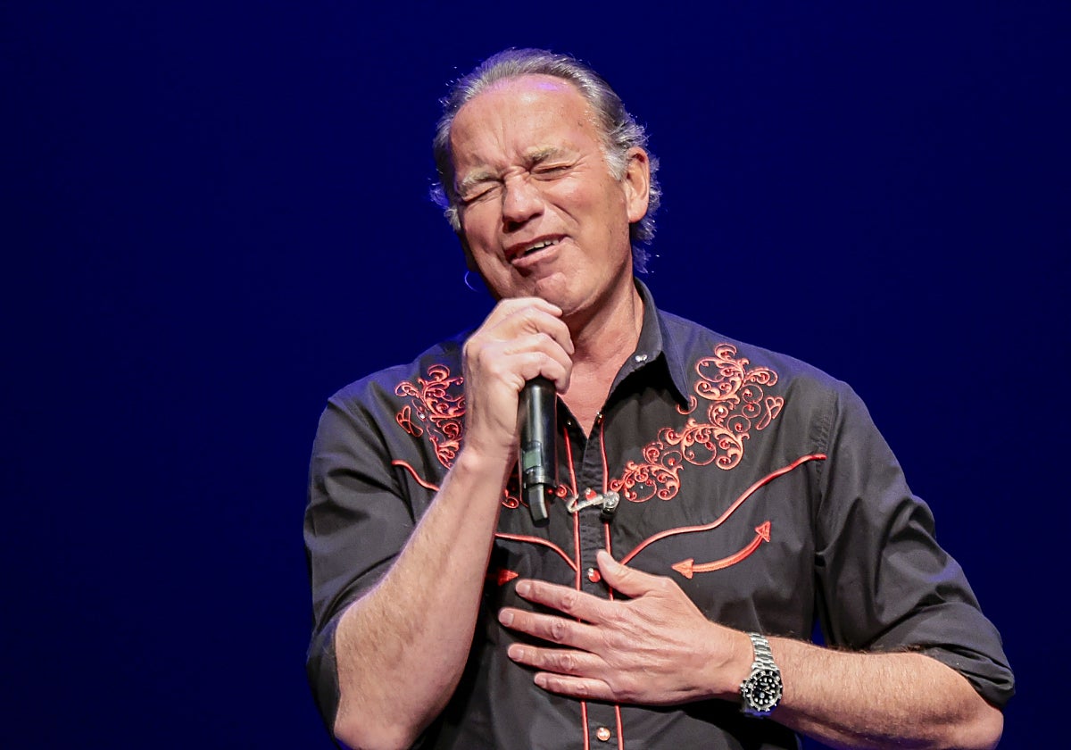 Bertín Osborne, en un momento de su actuación a favor de enfermos de covid la pasada semana.