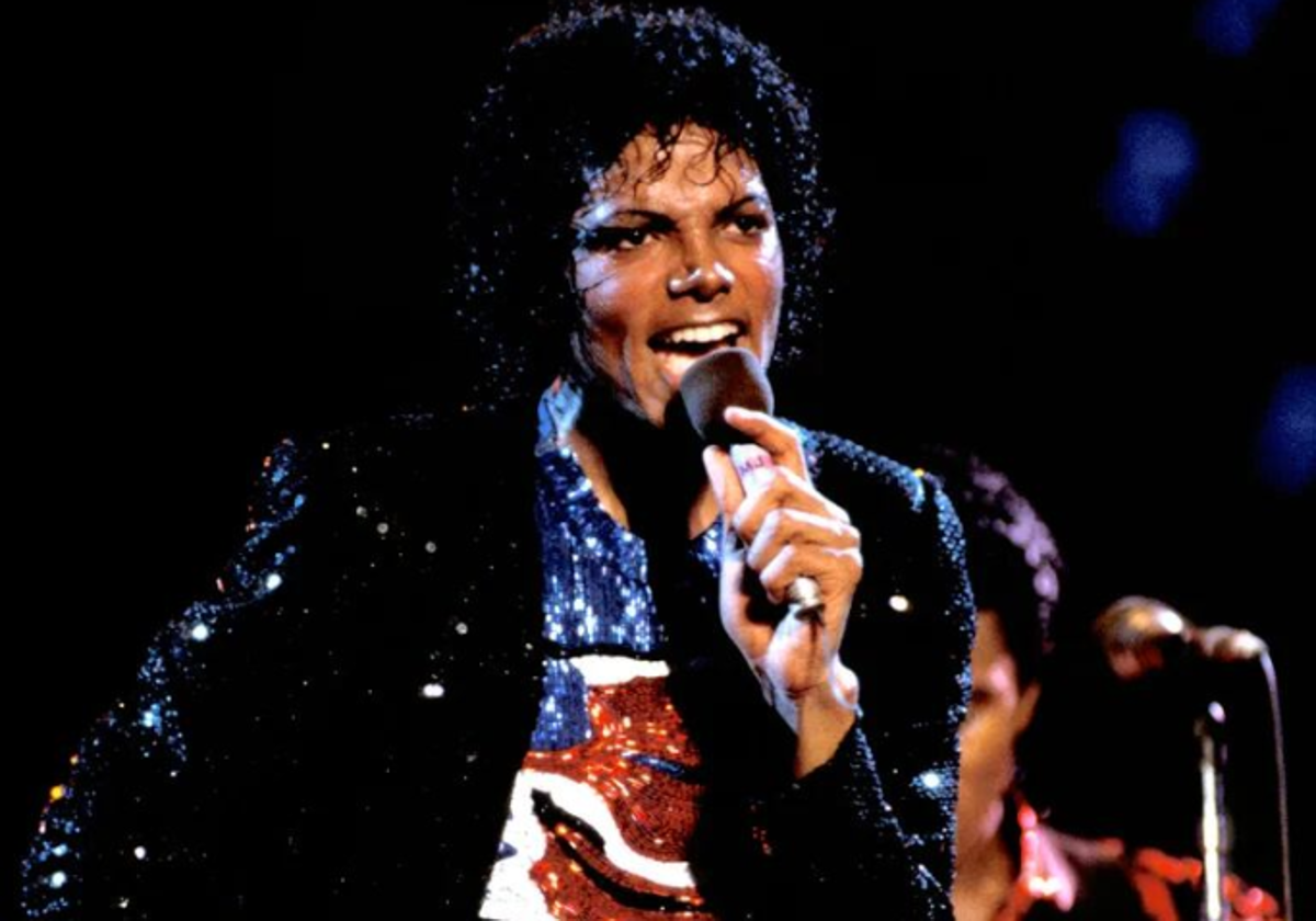 La extraordinaria cifra por la que se subastará la icónica chaqueta de Michael Jackson que usó para 'Billie Jean'