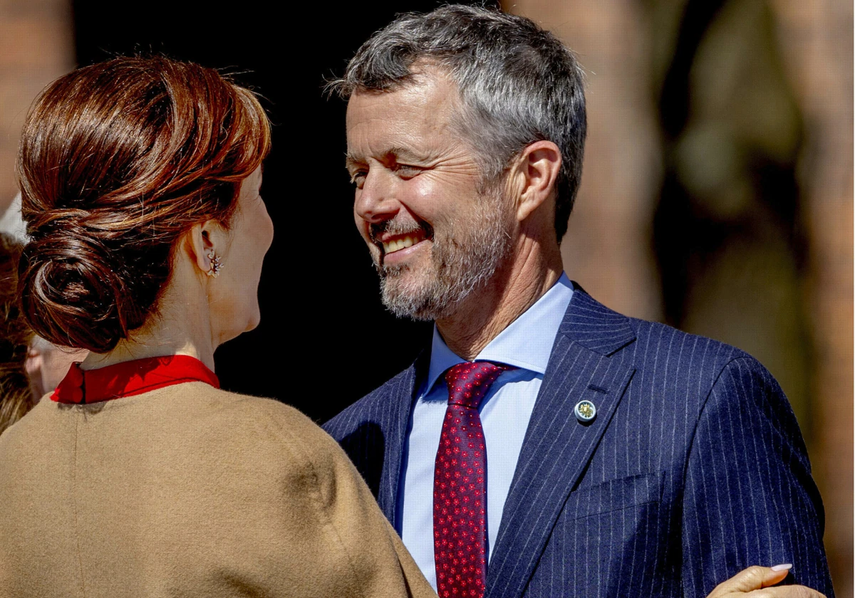 Federico y Mary de Dinamarca comparten un momento de complicidad durante su vidita de Estado a Suecia.