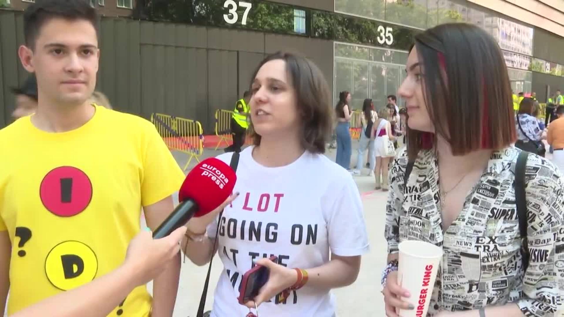 Lentejuelas y botas &#039;cowboy&#039; para recibir a Taylor Swift en el Santiago Bernabéu