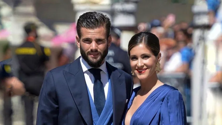 La vida familiar de Nacho Fernández: La historia de amor con su mujer, la enfermedad que padece y su hermano famoso