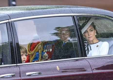Imagen secundaria 1 - Kate Middleton reaparece en público por primera vez este sábado en el Trooping the Colour en honor al Rey Carlos III