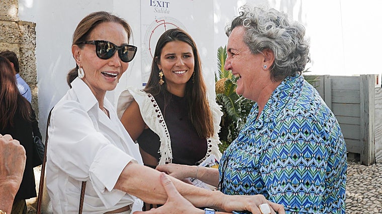 Pepa Muñoz con Isabel Preysler