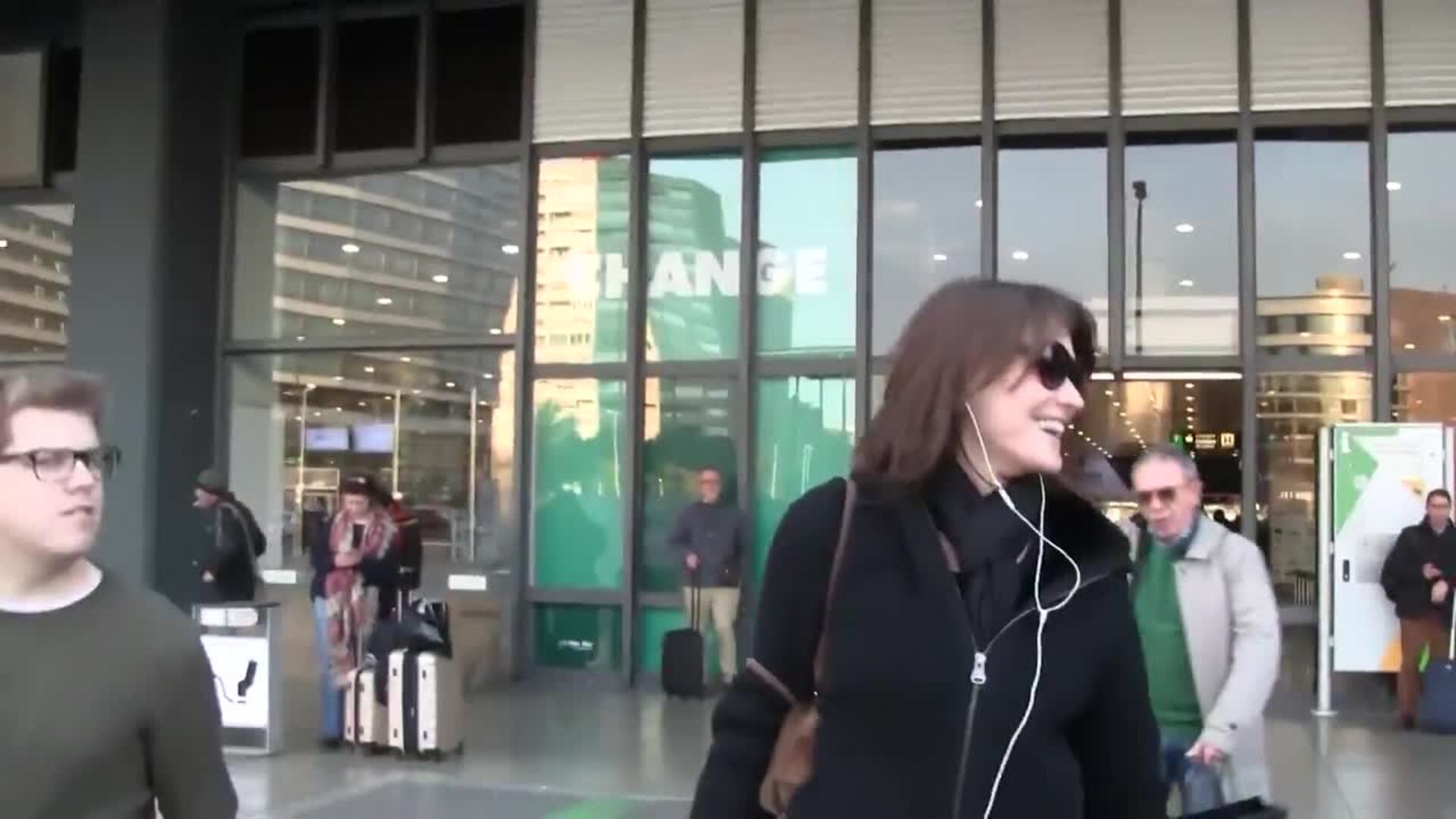 Carla Bruni, imputada en la presunta trama de manipulación de testigos