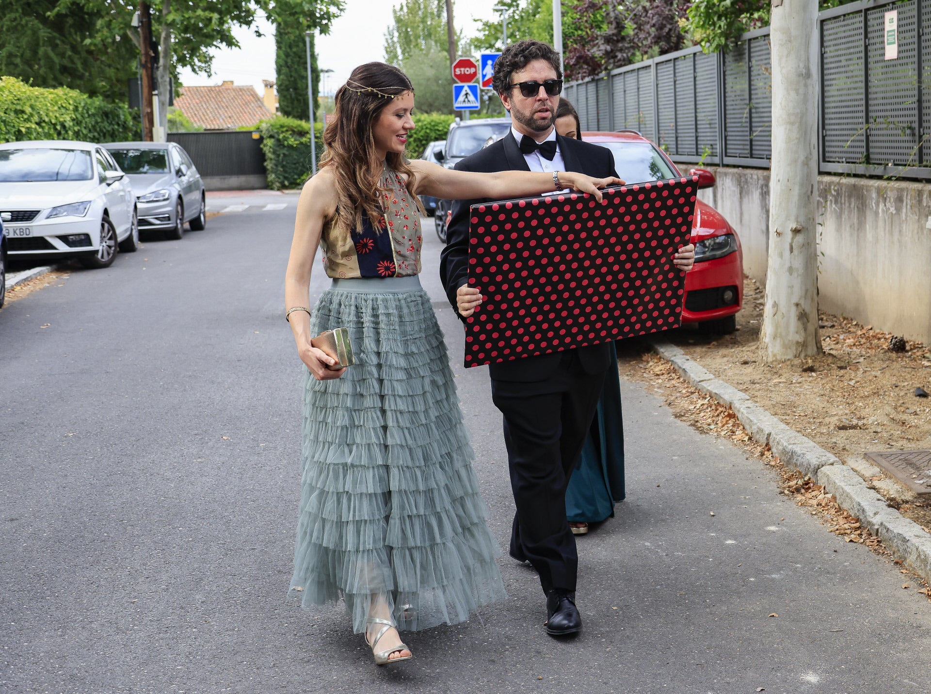 Invitados llegando a la boda