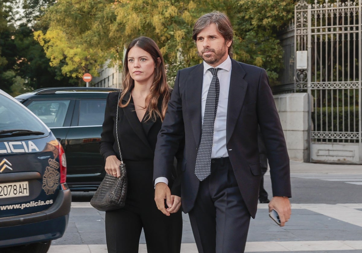 Álvaro Falcó e Isabelle Junot, matrimonio y padres de Philippa