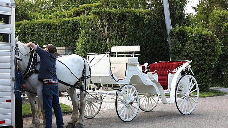 Los 55 de Jennifer Lopez al estilo &#039;Bridgerton&#039; y sin Ben Affleck