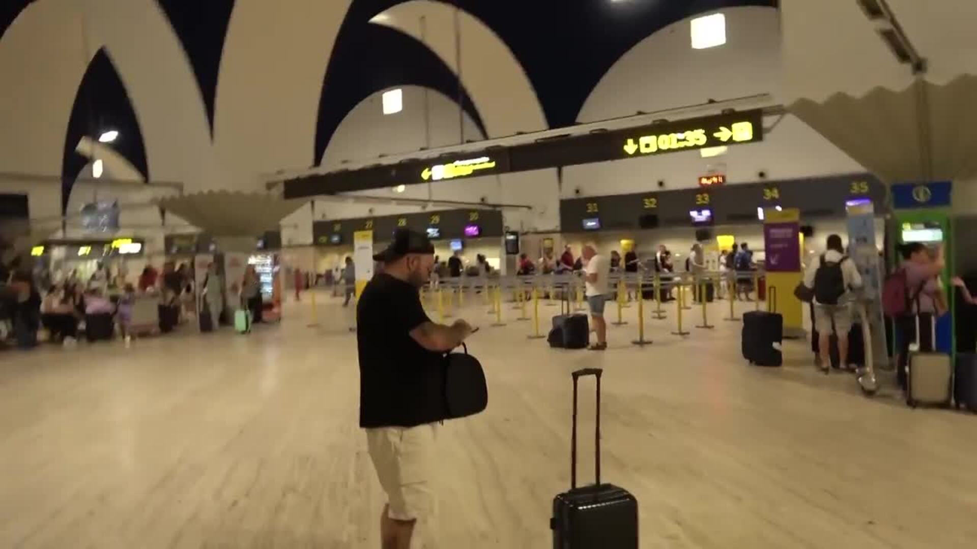 Isabel Pantoja y Anabel, juntas en Castellón, a pocos kilómetros de Kiko Rivera