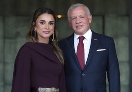 Rania de Jordania y Abdalá II dan la bienvenida al mundo a su primera nieta