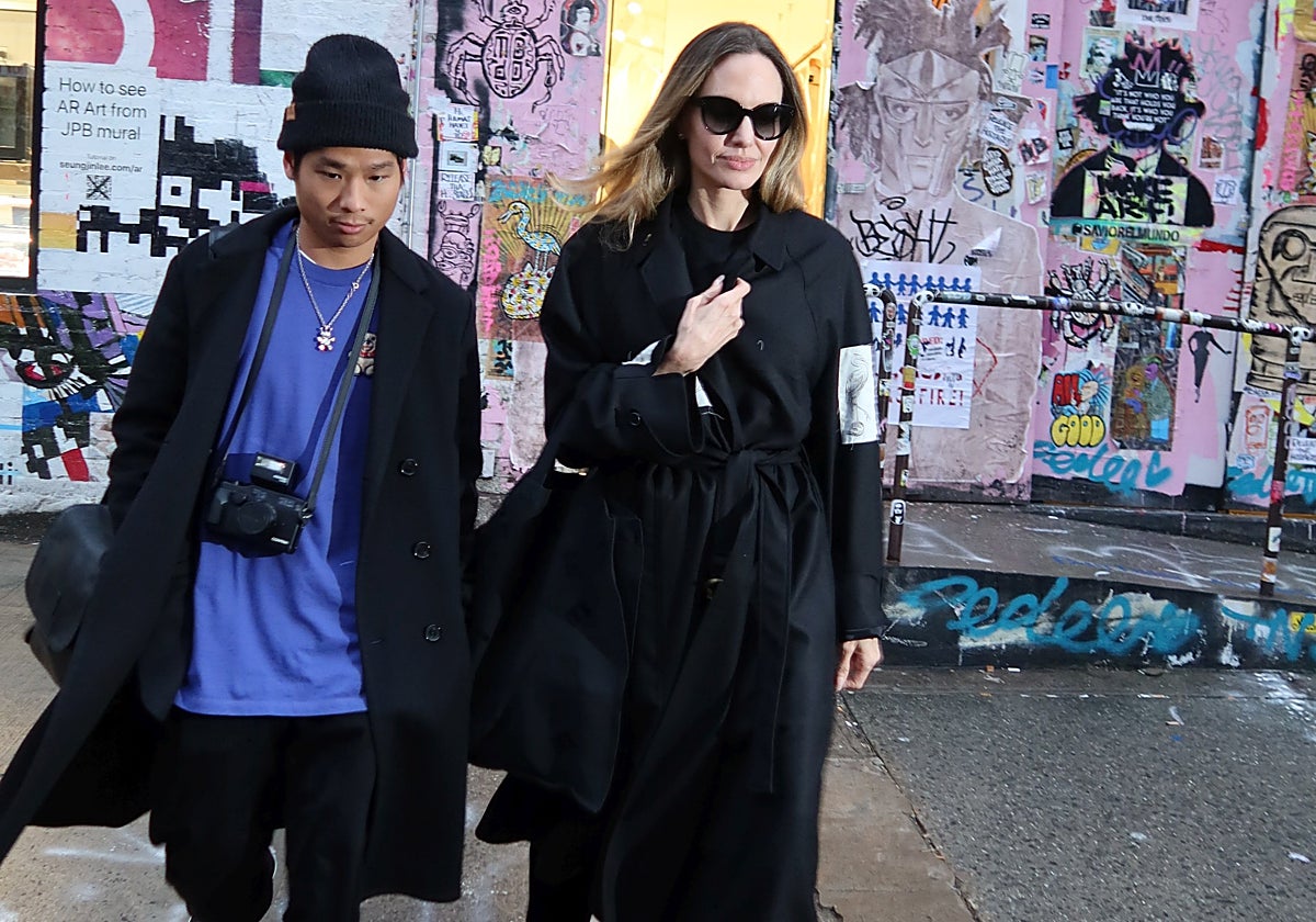 Pax Jolie-Pitt y su madre, Angelina Jolie en Nueva York, 2023